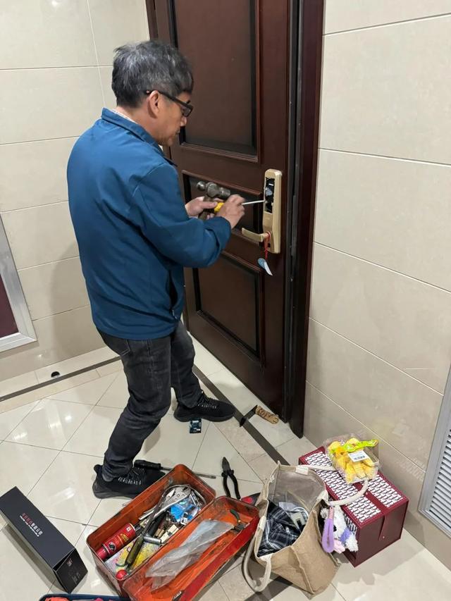 为啥指纹锁会退出中国家庭？看完这5个致命缺点，就不觉得奇怪了