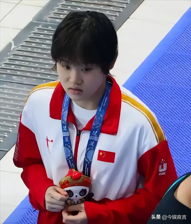 正式退出？21岁张家齐发声，眼泛泪花，未来或有三条路，年薪可观