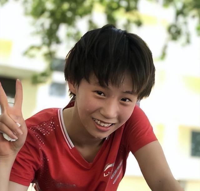 被央媒“点名鼓励”的陈芋汐，暴露真实处境，原来全红婵真没说错
