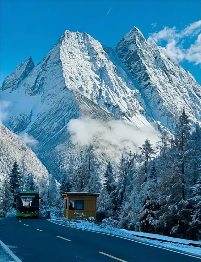 川西十大冰雪圣地私藏玩法大公开，2025-2026雪季这样玩才够爽！