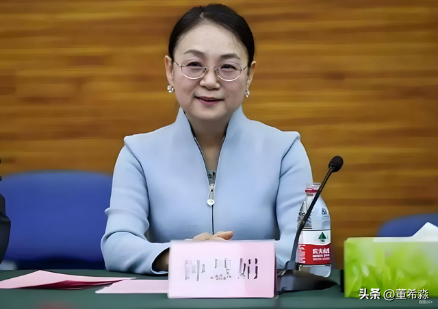 新王当立！医药女王取代地产大亨成首富，中国财富风向标彻底变了