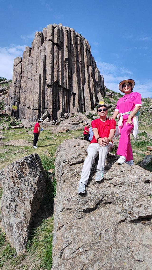 从张家口、宣化到太仆寺旗牛奶湖、石条山旅游，正好一天行程