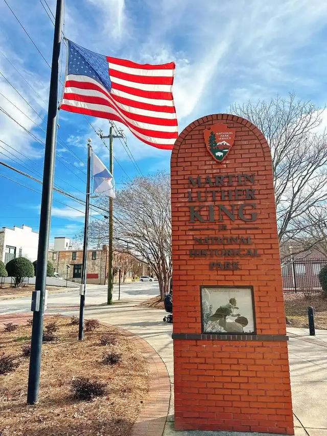 超越216岁高龄！全球最长婚龄诞生	，爱情熬过战火与偏见