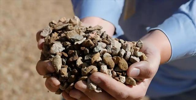 特朗普向全球发出通牒：180天内必须对中国动手，不配合就加税