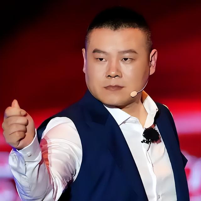 才宣布不上2026央视春晚	，岳云鹏被扒底朝天，打小抄是冰山一角