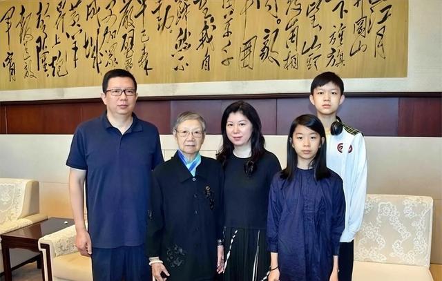 怀念与传承，刘思齐一家瞻仰毛主席纪念堂