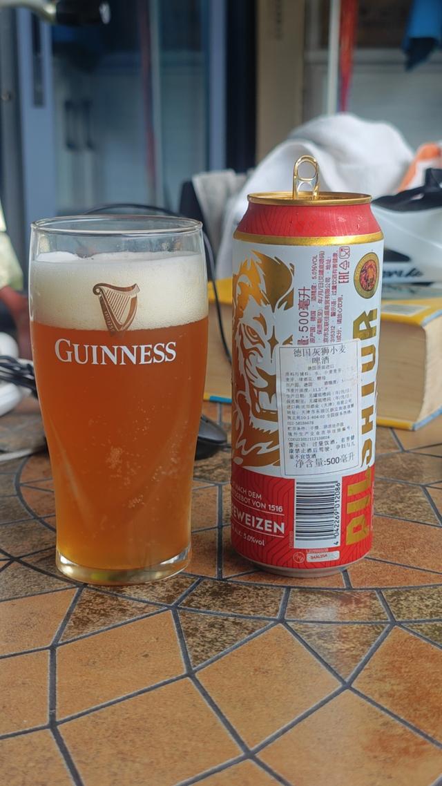 西丽湖绿道，慢慢骑慢慢地欣赏。