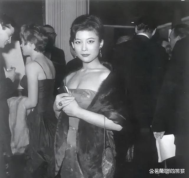 她是上海首席名媛，和戏子私奔生下6个孩子，如今个个都家喻户晓