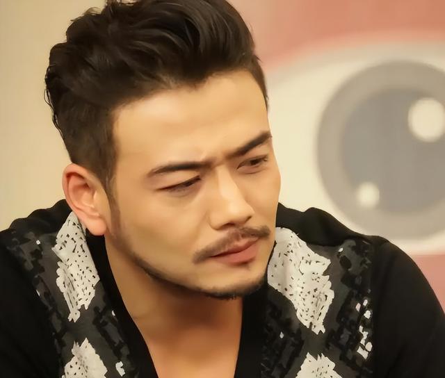 不顾央视警告顶风作案，与刘涛传绯闻的杨烁，如今下场怪不得别人