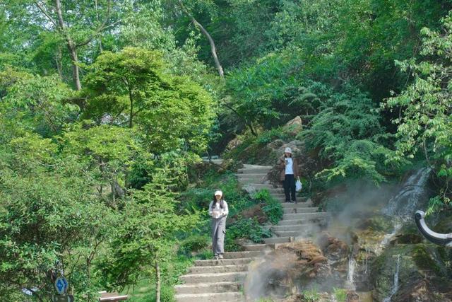 免票！成都吃饭2H直达21℃云端秘境，避暑耍真雪！观山水云海风光，赏神秘民俗风情！