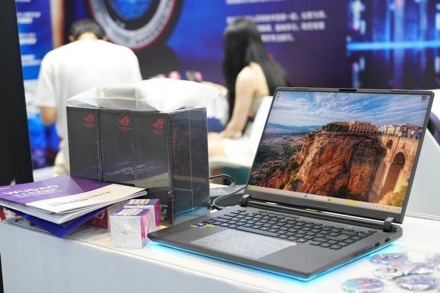 华硕亮相工博会，ROG枪神9 PLUS重塑专业电竞本标杆