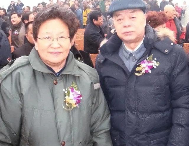 63岁李讷和67岁李敏相遇，闲聊起彼此年龄后，孔东梅开了一个玩笑