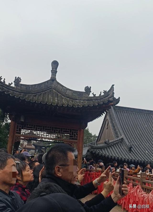 赏网红银杏树，登秦岭月亮沟