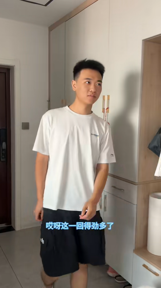 男孩562分被调剂到护理专业，一家人崩溃痛哭，最终选择让人破防