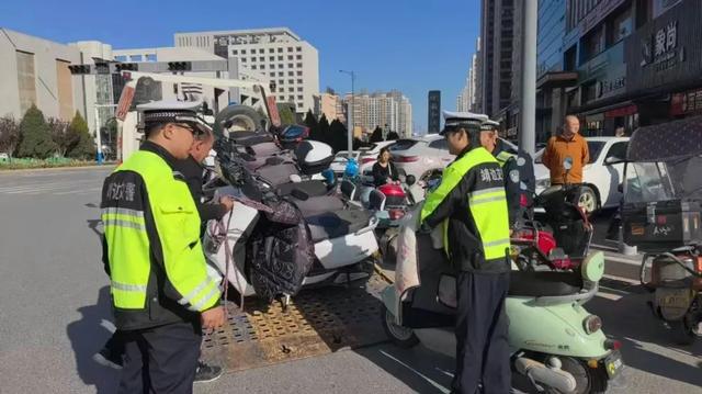 12月1日起,电动车有新政策,两轮、三轮、四轮都在内,车主注意