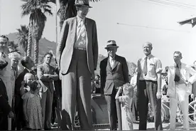 世界上最高的4位巨人，姚明见了都要抬头仰望！图片