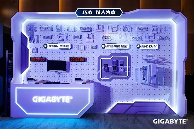 技嘉秀出六大肌肉！锐龙X3D打鸡血、DIY进入3.0新时代