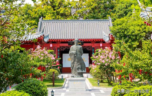 张居正故居红墙，夏末触感里漫出五百年的晨露，别错过的历史彩蛋