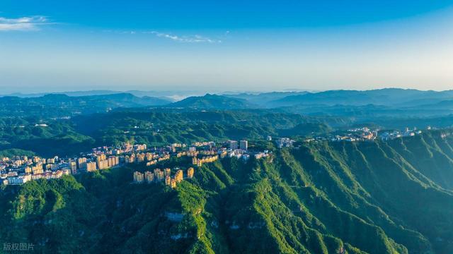 🌡️35℃逃到 23℃！5 个家庭自驾秘境，娃疯玩爸妈躺平