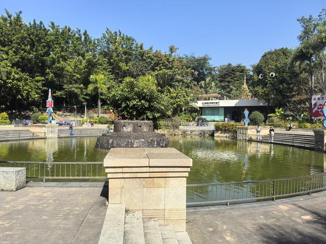 2025.11.30和辽宁沈阳朋友贾大哥游览西双版纳滨江公园