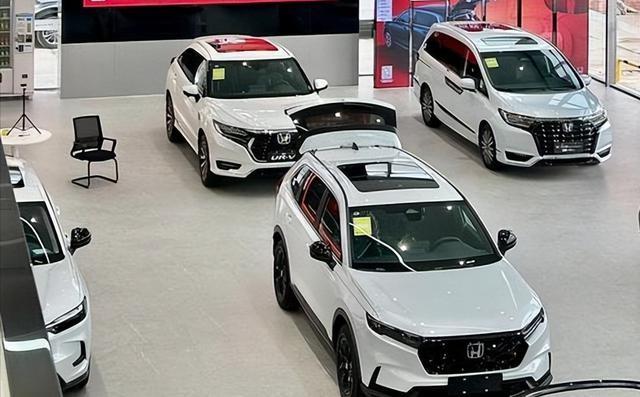 又一巨头倒下！连续11月下滑，1500亿利润蒸发，停产5天只是开始