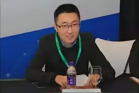 专门把服装卖给国外女人，穷小子狂赚1000多亿，39岁成广州新首富图片