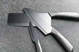 菜刀，打火机，压力罐等违禁品，可以快递寄过来，却寄不回去。图片