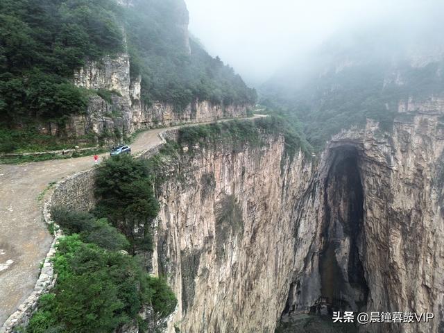 太行山平顺县的天路