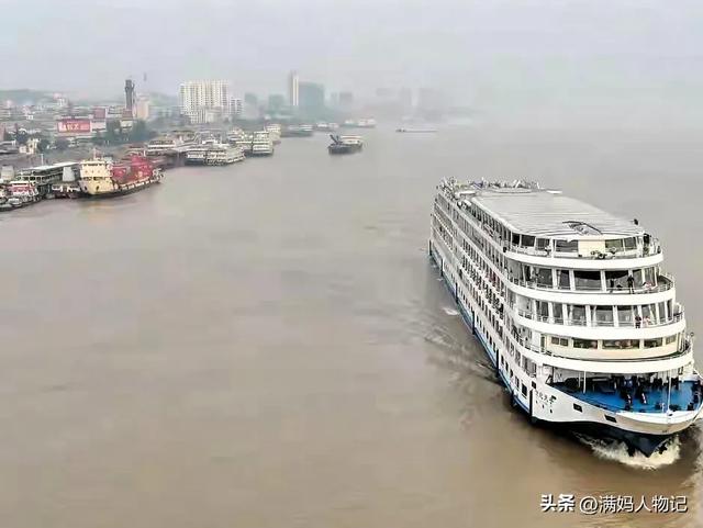 三峡大坝 “账本” 曝光：运行了 20 余年，2500 亿投入如今回本了吗？