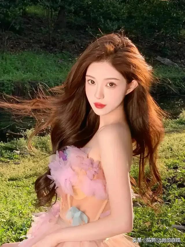 江苏徐州一佳人好漂亮， 身高167cm	，体重45kg 美的让人移不开眼