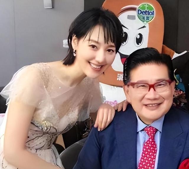 讨好大佬，陪睡上位，遭央视“开除”，她身上的标签哪个才是真的
