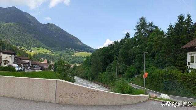 闯进绝美如画“上帝后花园”，却因太激动，在童话小镇闹出乌龙…