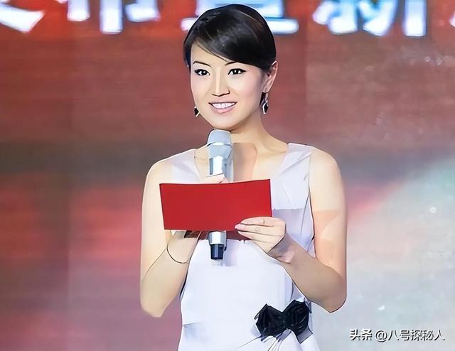 她和撒贝宁同居多年，却转身投入富家怀抱，没想到现在竟沦落至此