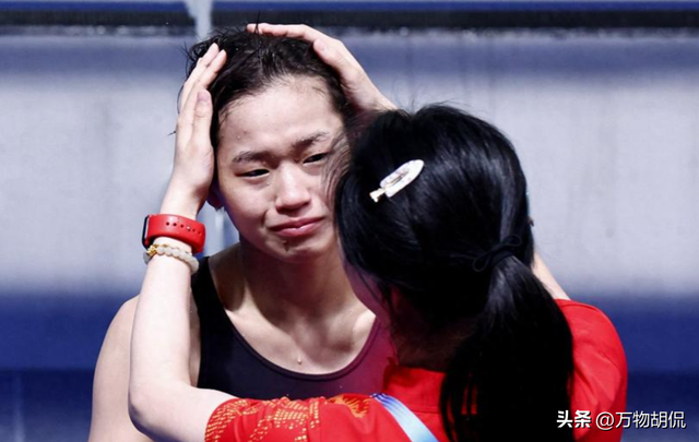 明星待遇、孩子心态，被人民日报“点名”的全红婵，暴露真实处境