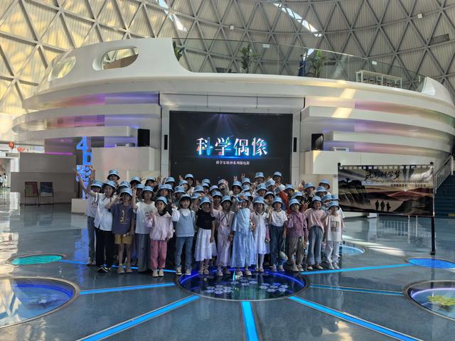 2025年省科技馆“光影科学梦”系列活动圆满收官