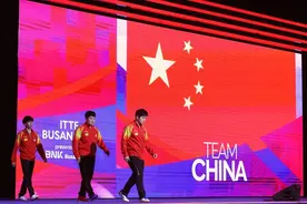 樊振东梁靖崑速胜，林高远首登场，中国男团3比0匈牙利，小组赛三连胜 | 釜山世乒赛图片