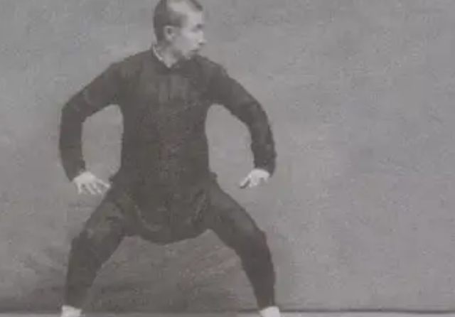 几十年练武才懂：聊聊内家拳“抬手忘肩”的奥妙	，初学必看！