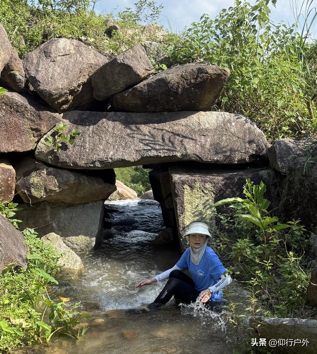 揭西猴面石徒步登山