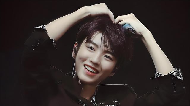 全红婵一句话让王俊凯掉粉10万！评论区吵翻：奥运冠军招谁惹谁了