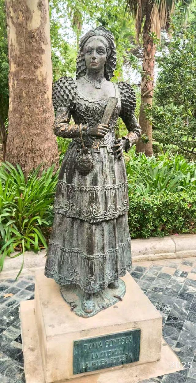 游览西班牙隆达悬崖小镇