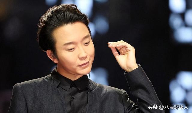 善恶终有报！47岁“跌落神坛”的李玉刚，终是活成了“跳梁小丑”