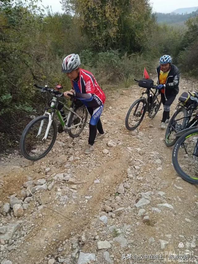 骑游陕南的三大古寺庙