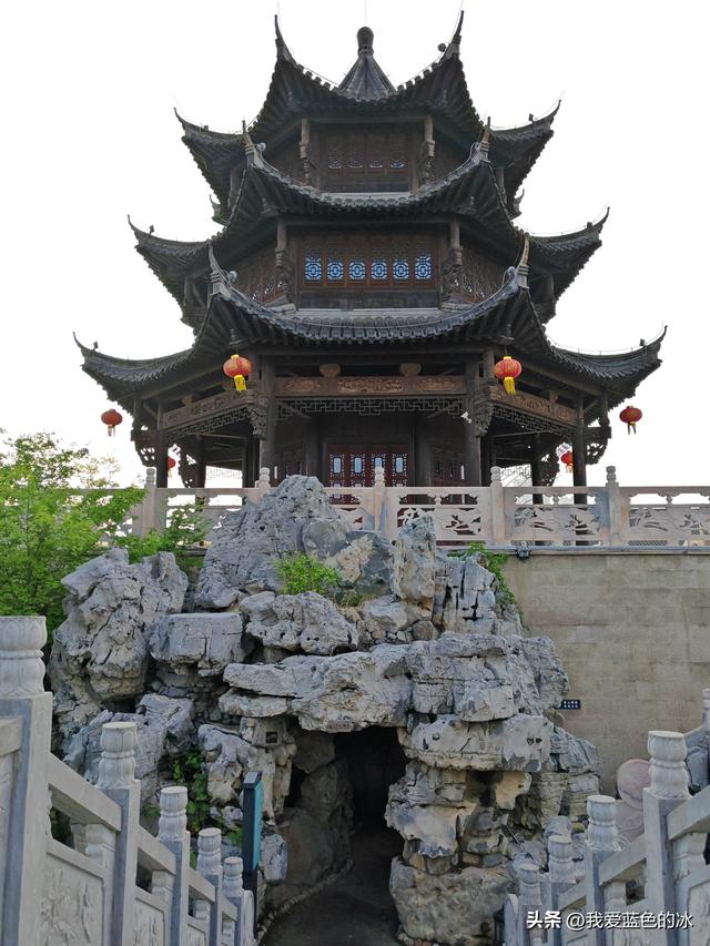 闲逛菏泽市老城曹州。这里的慎思园成了婚纱照的网红天堂了