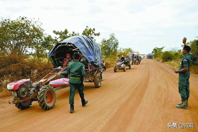 中俄联手锁喉，美国航母陷被动，东南亚趁机掀风浪！