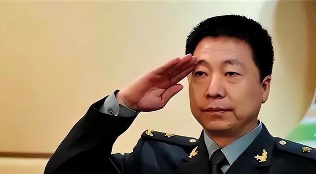 我国首位航天员杨利伟，被授予少将军衔，退休后能享受什么待遇？