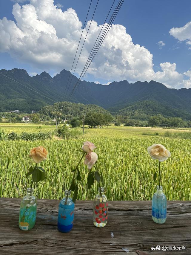 安徽与江苏浙江三省交界有座小城，山美水美，让李白都流连忘返