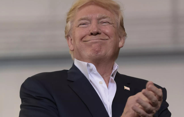 被逼到墙角后，克林顿宣战，宁可身败名裂，也要让特朗普“陪葬”