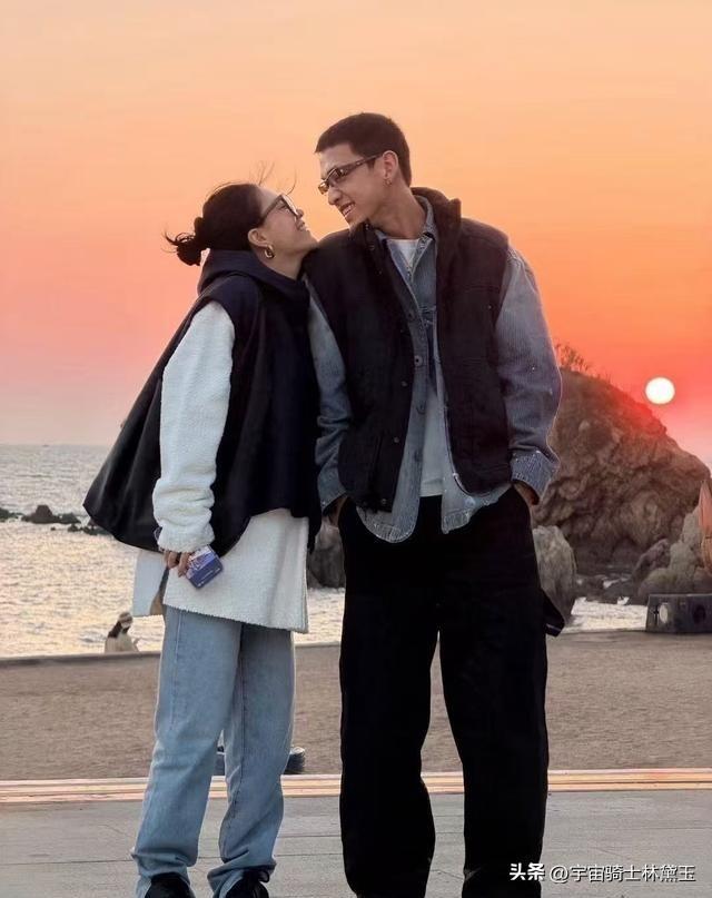 李嘉格被曝新恋情	，朋友圈晒与26岁帅哥亲密照，男方甩车澈一大截