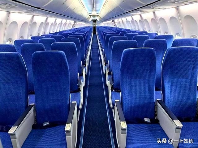 南航上线“刀片座椅”！网友疯狂吐槽：体验太差！南航成廉航了？