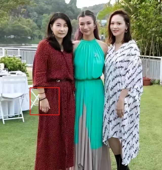 终于等到这天！官媒发文，高调官宣44岁郭晶晶喜讯	，霍震霆说对了